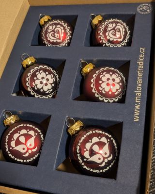 Máme radost! 🤗 K modrým bankám (které jsou aktuálně vyprodané) jsme vyrobili červené 😍 Jsou opravdu krásné a navíc jim to...